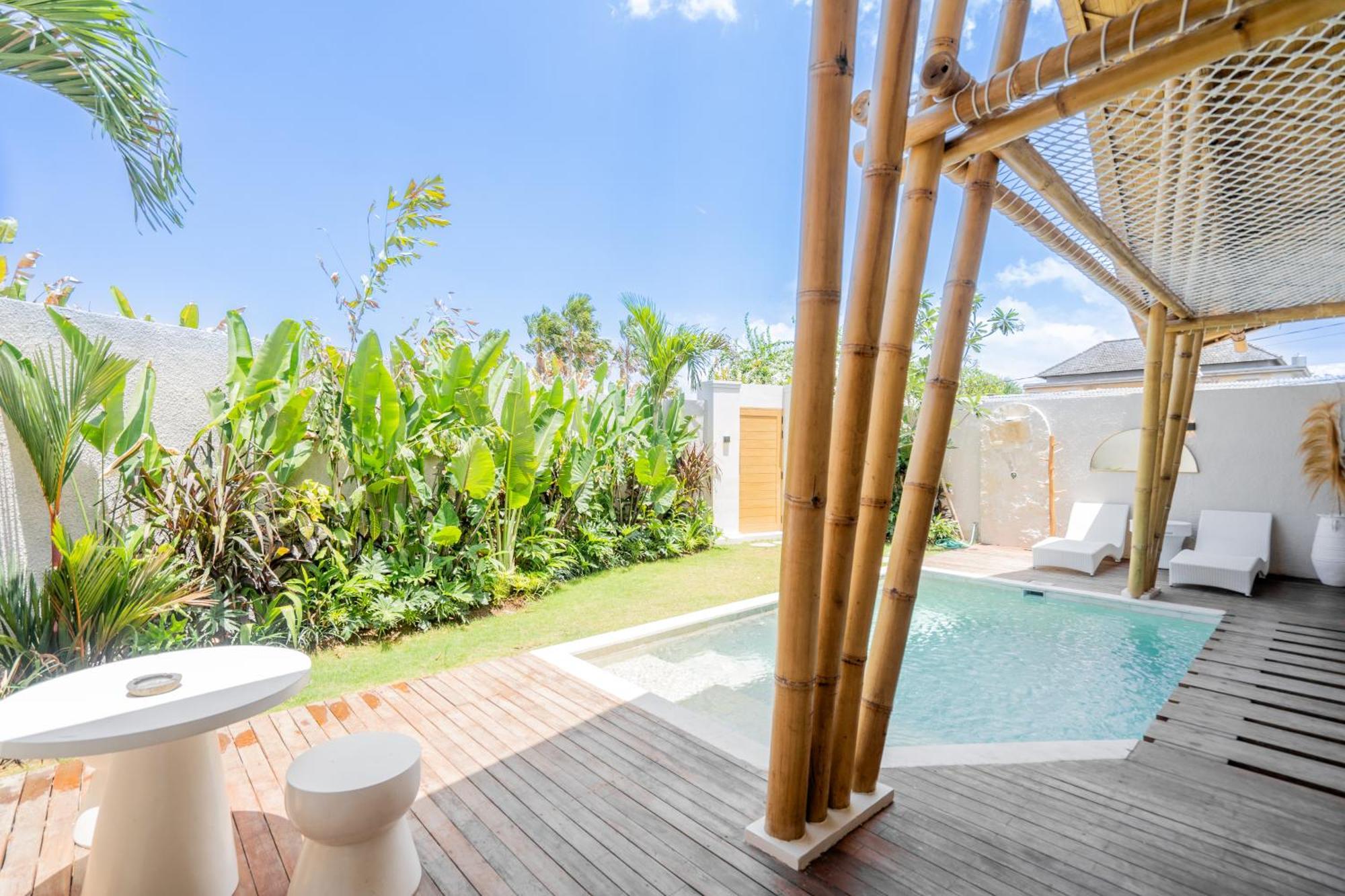 Villa Sunset Bamboo - 3Br Villa In Kerobokan Luaran gambar